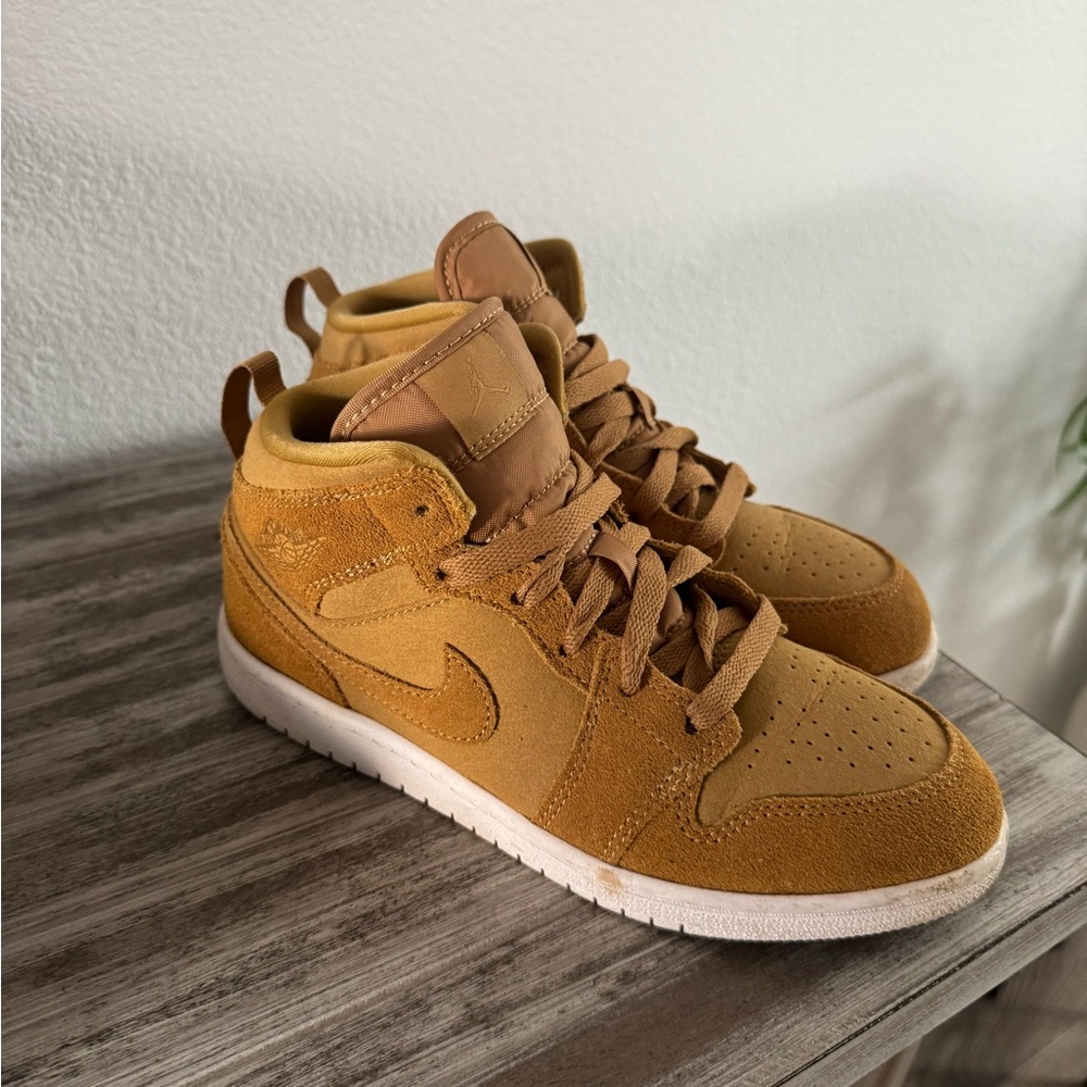 Nike Jordan Wheat shoe size 3